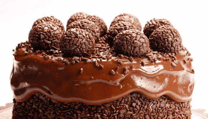 Bolo gelado de brigadeiro