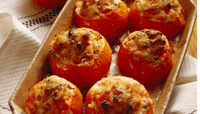 Tomates recheados com queijo coalho