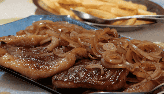 Receita de Bife acebolado com batata frita, enviada por silvia