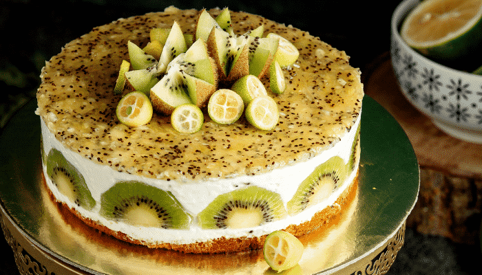 Bolo de limão com kiwi