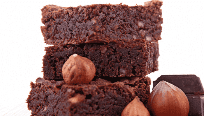 Bolo brownie de avelã