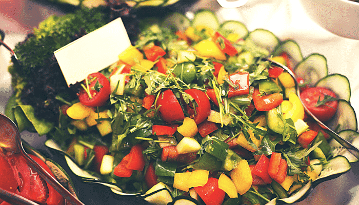 salada colorida completa