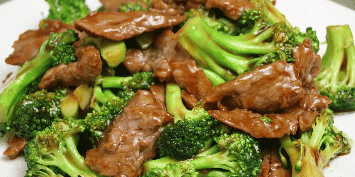 carne com brócolis