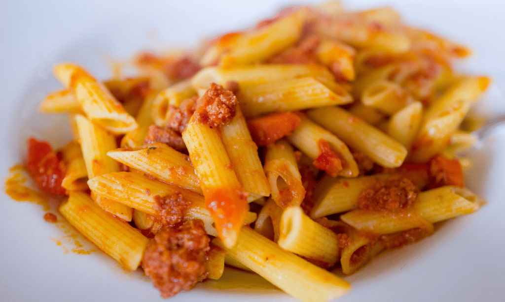 penne ao molho bolonhesa