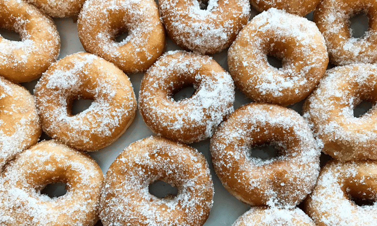 rosquinha de açúcar e canela