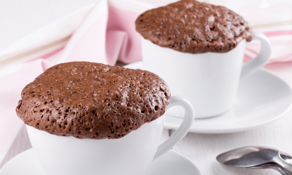 bolo de chocolate na caneca