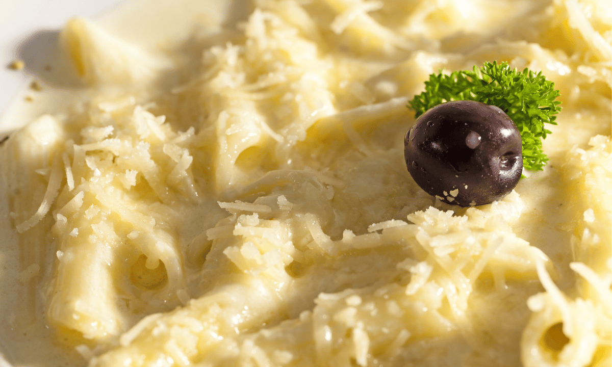 macarrão com queijo ao molho branco