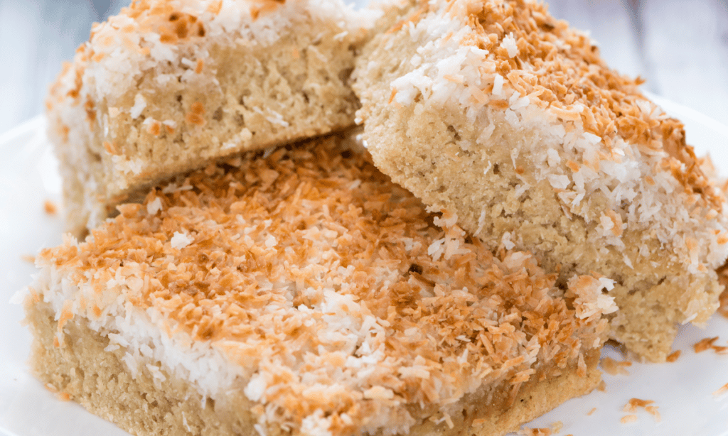 Bolo de canela com coco cremoso aprenda o segredo dessa receita