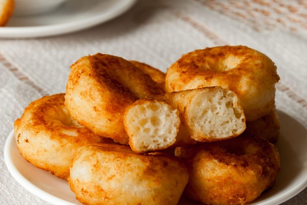 biscoito de queijo assado