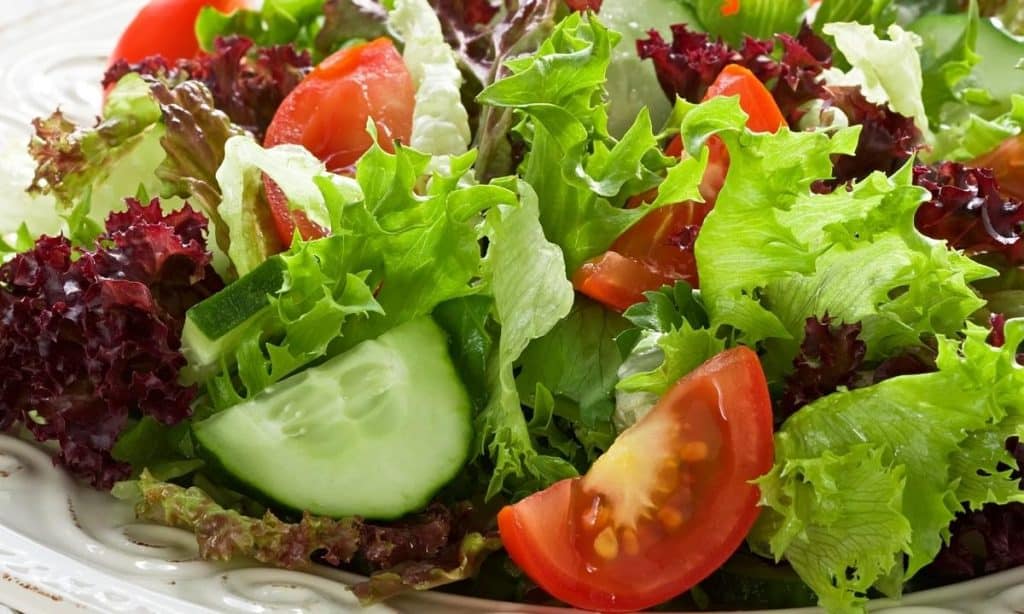 salada caseira ao molho de limão