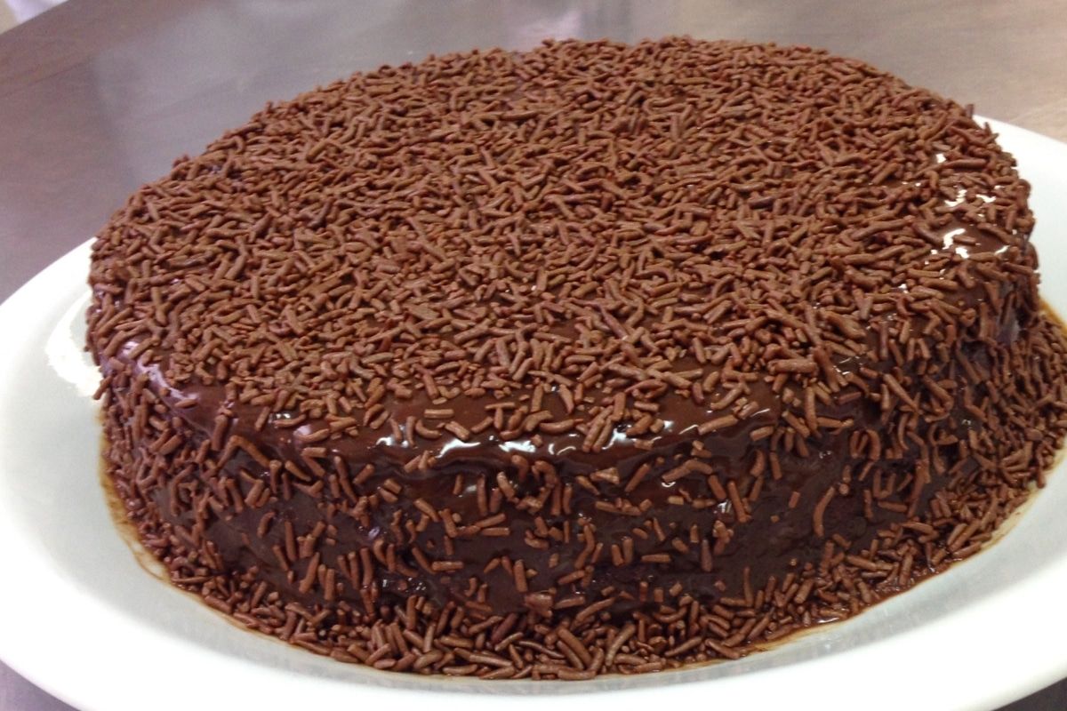 bolo simples de brigadeiro