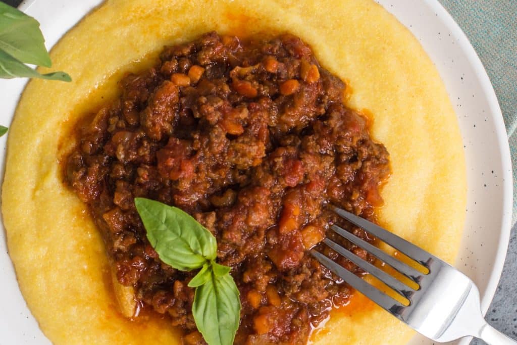 Polenta com carne moída