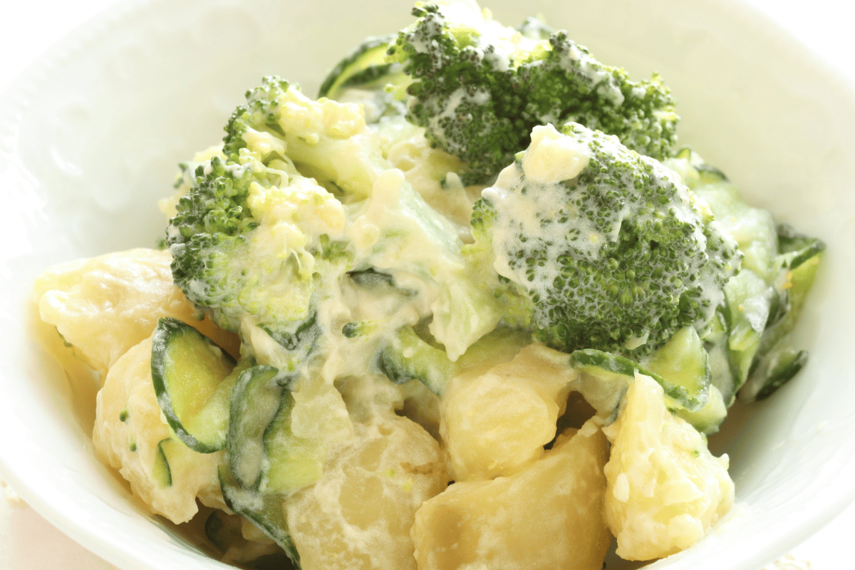salada de batatas com brócolis