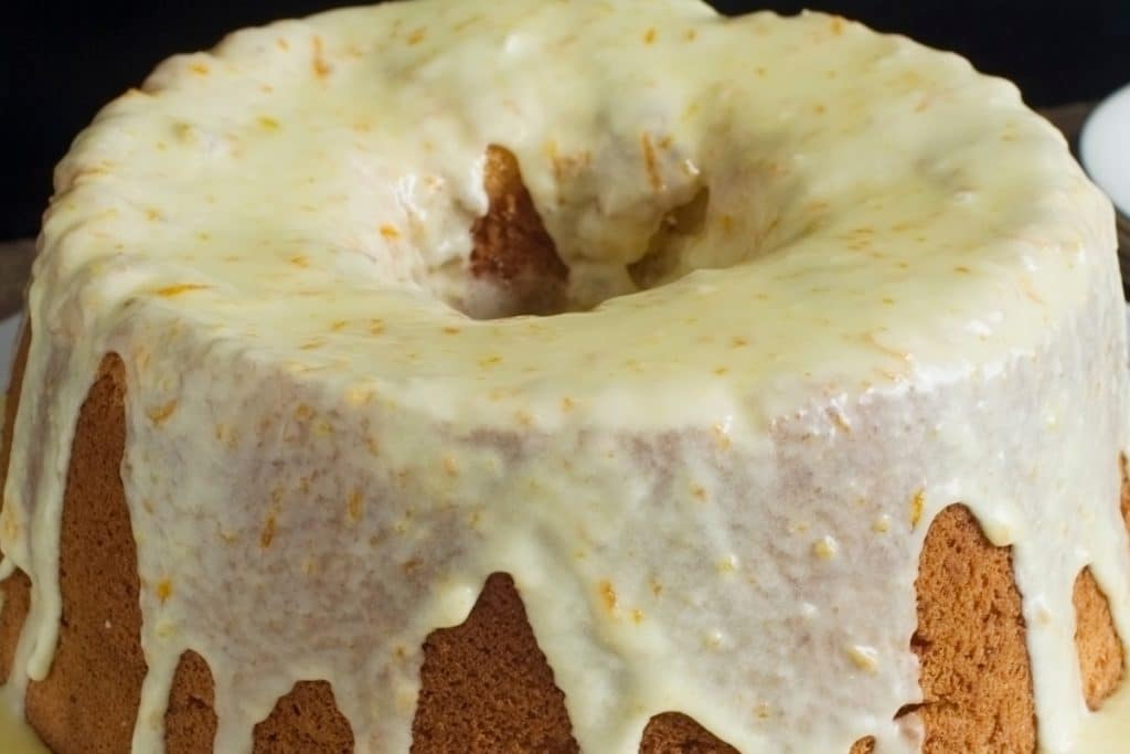 bolo de laranja com cobertura cremosa