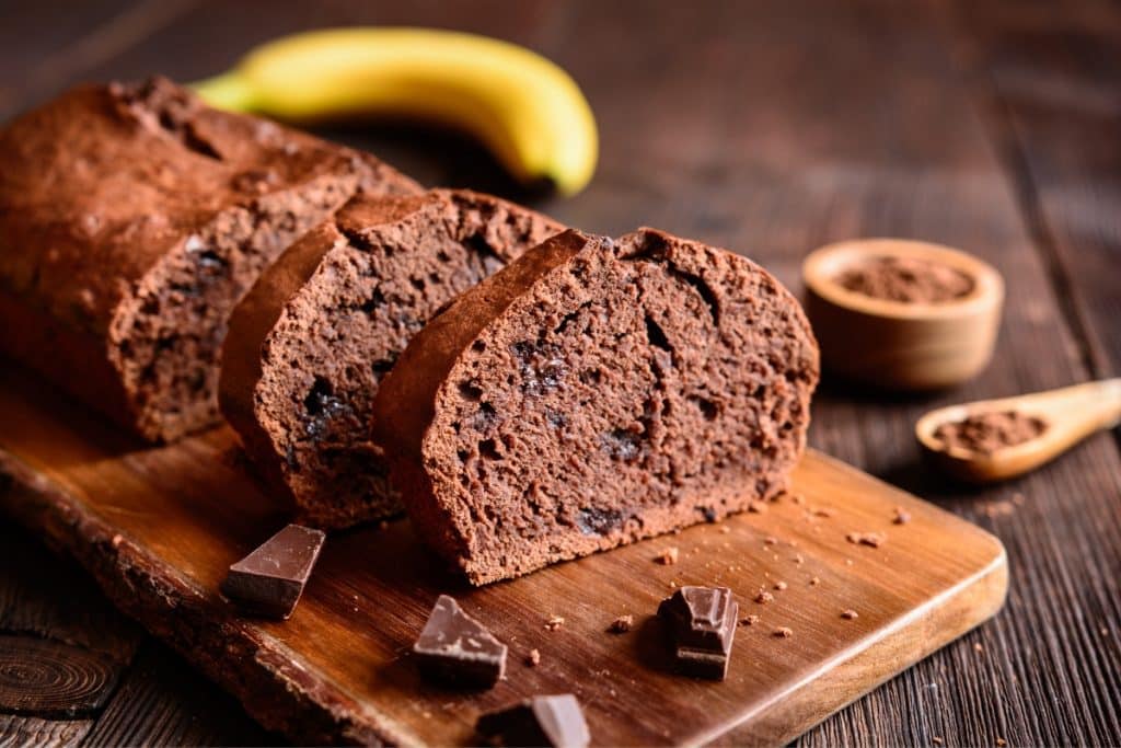 Bolo de banana com chocolate