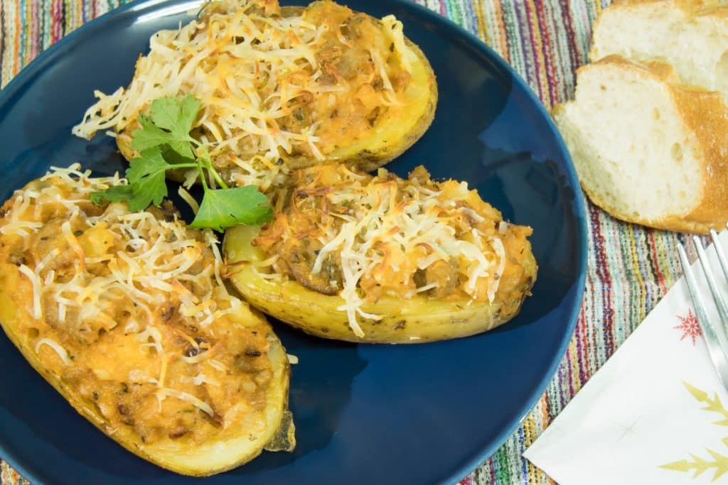 batatas recheadas com carne cogumelos e queijo