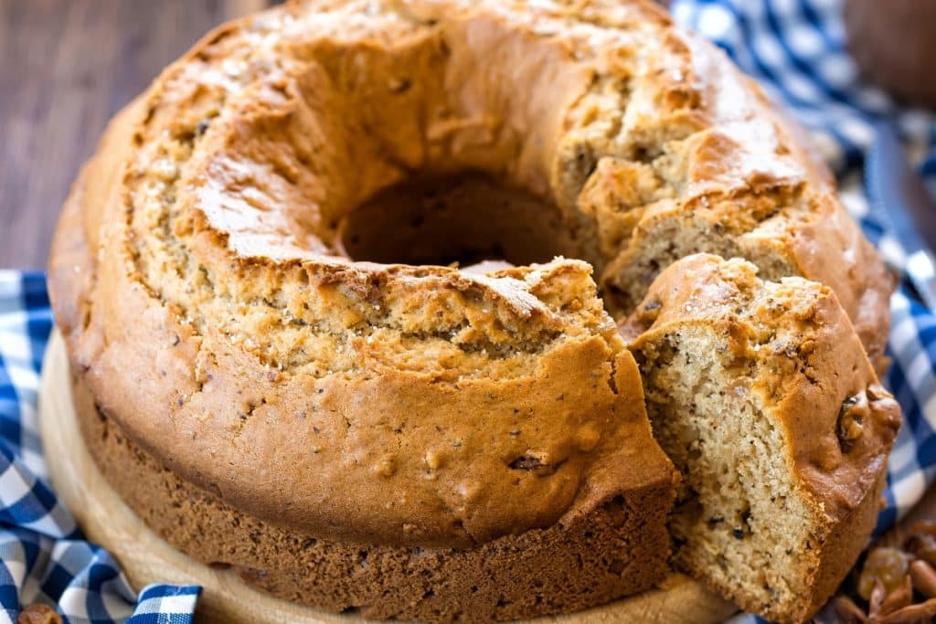 bolo de nozes com pedaços