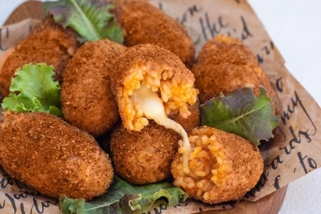 Arancini de queijo um petisco sofisticado e saboroso para encantar seus convidados