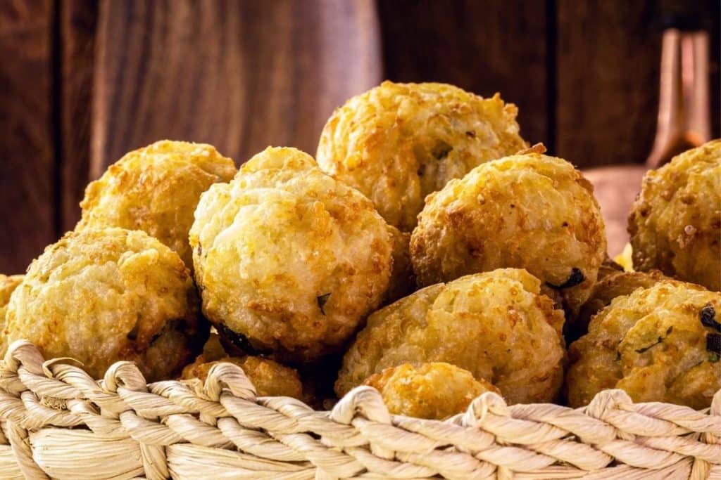 Bolinho de batata a opção perfeita para aproveitar sobras de purê aprenda a fazer