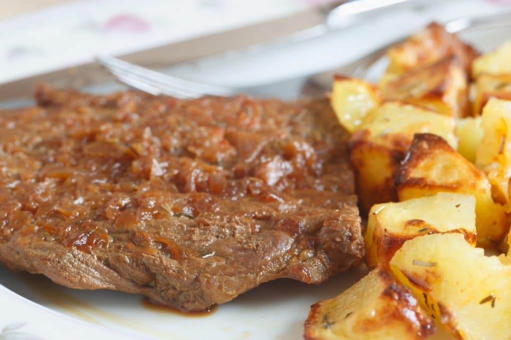 Bife frito com batata souté