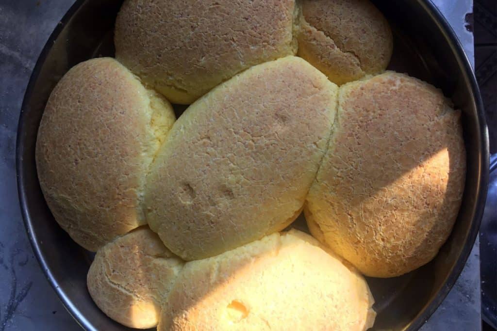 Delicie-se com o autêntico pão de queijo: receita tradicional! Aprenda a fazer o legítimo pão de queijo mineiro: uma explosão de sabor!