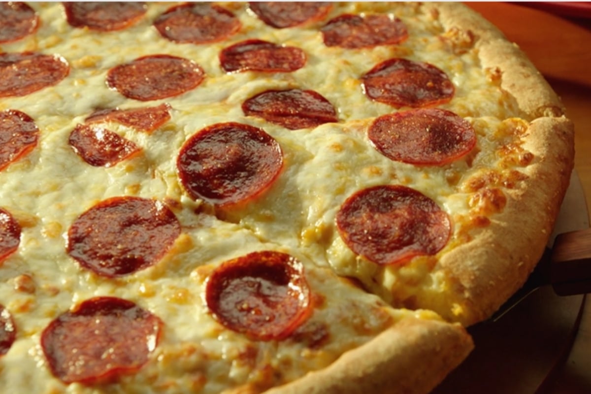 Pizza de Pepperoni e Queijo