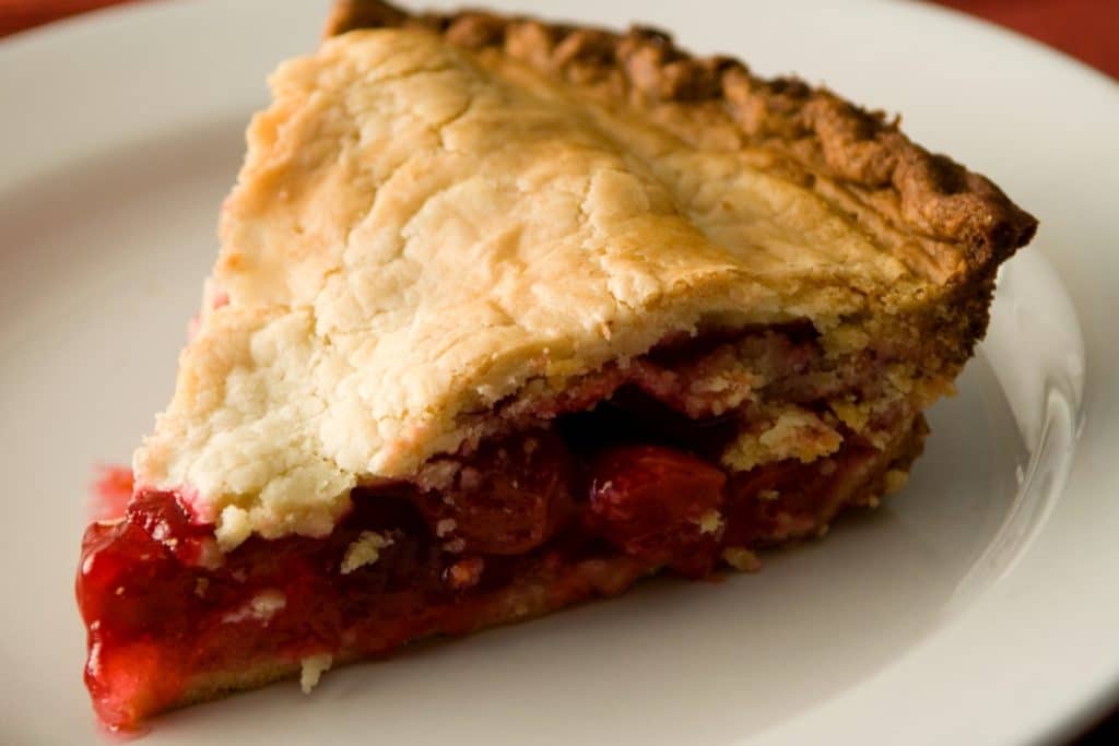 Fiz essa torta de cereja para receber os familiares em casa e ela fez sucesso aprenda a fazer