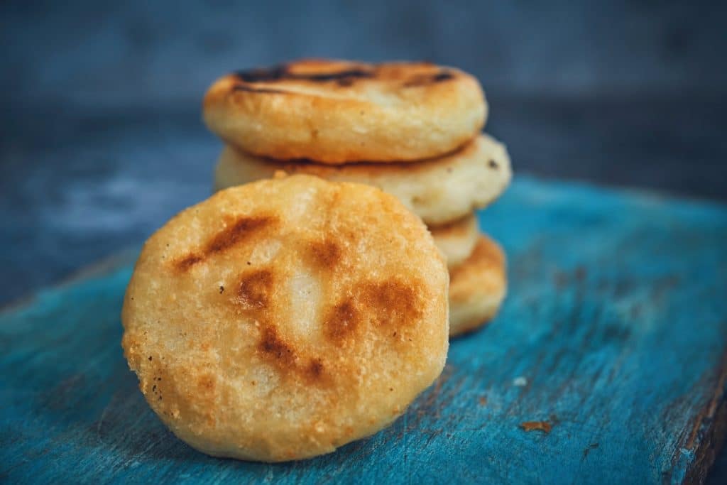 Arepas colombianas assadas