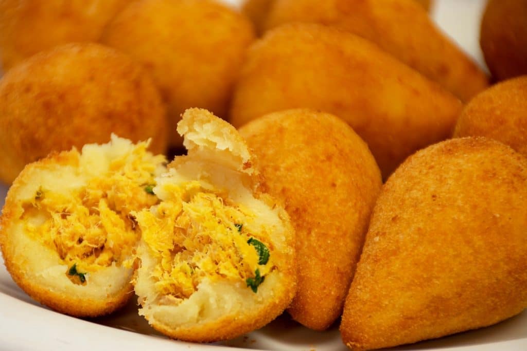 Coxinha de frango no forno