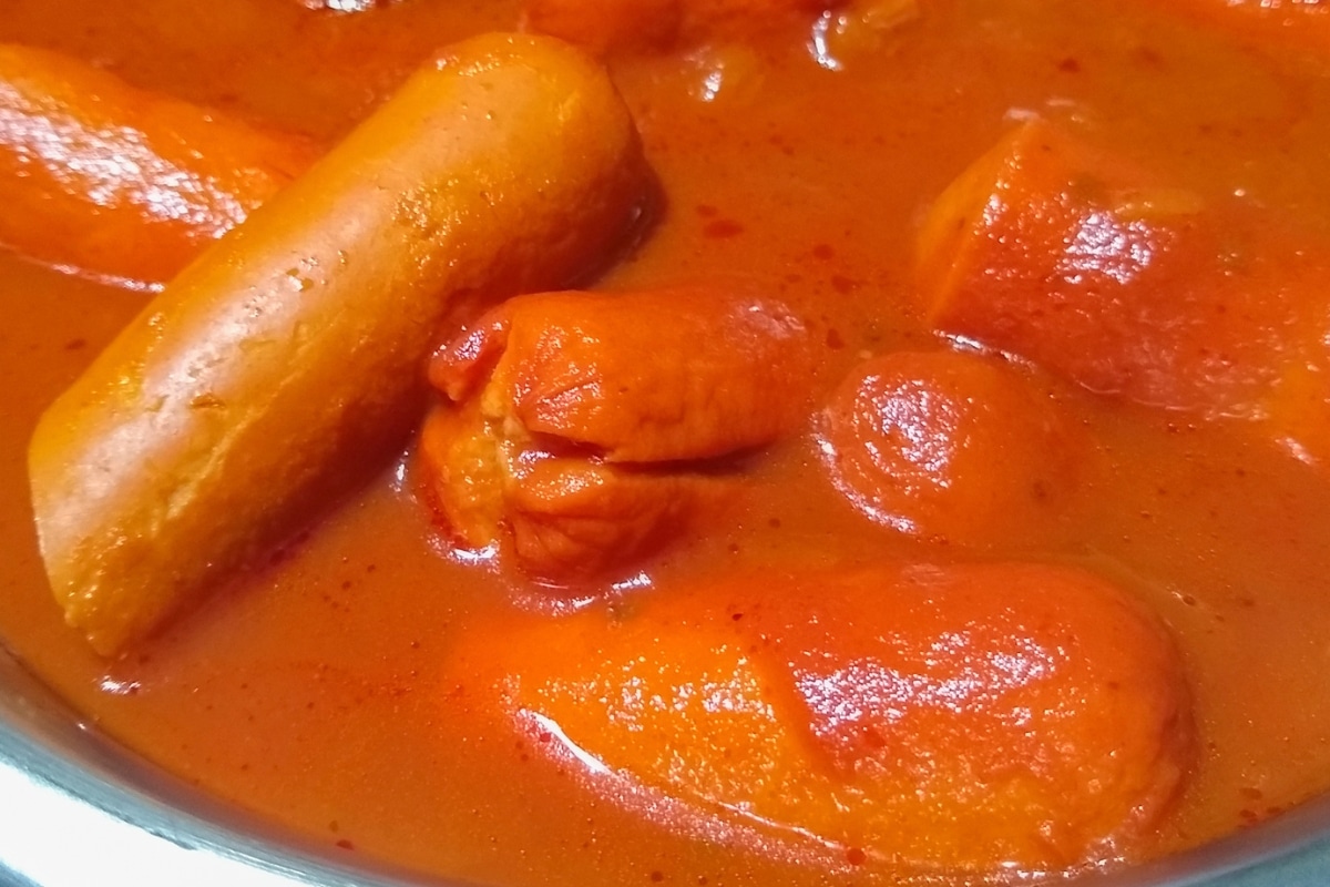 salsicha ao molho de tomate