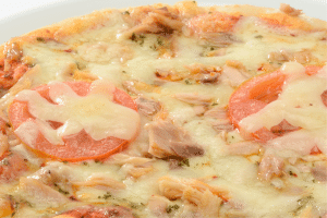 pizza de atum com queijo