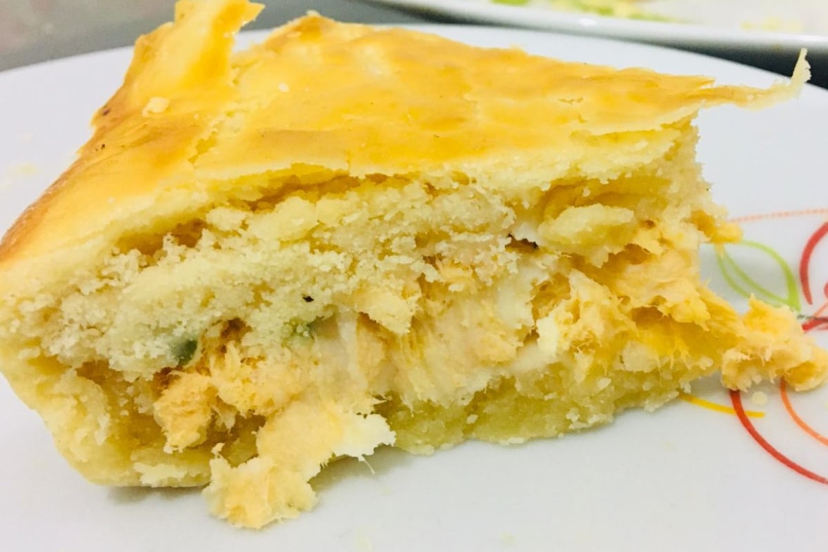 Torta de Frango com Massa Podre: Uma Delícia Caseira para Saborear! Receita Irresistível: Torta super cremosa e saborosa!