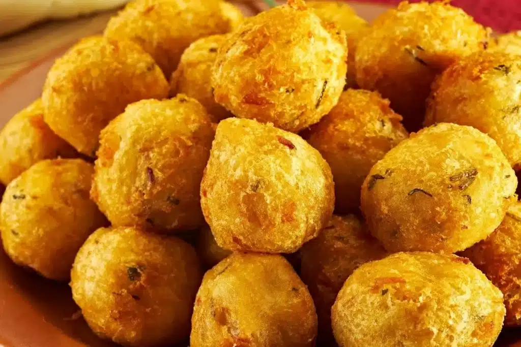 Bolinho de batata com calabresa