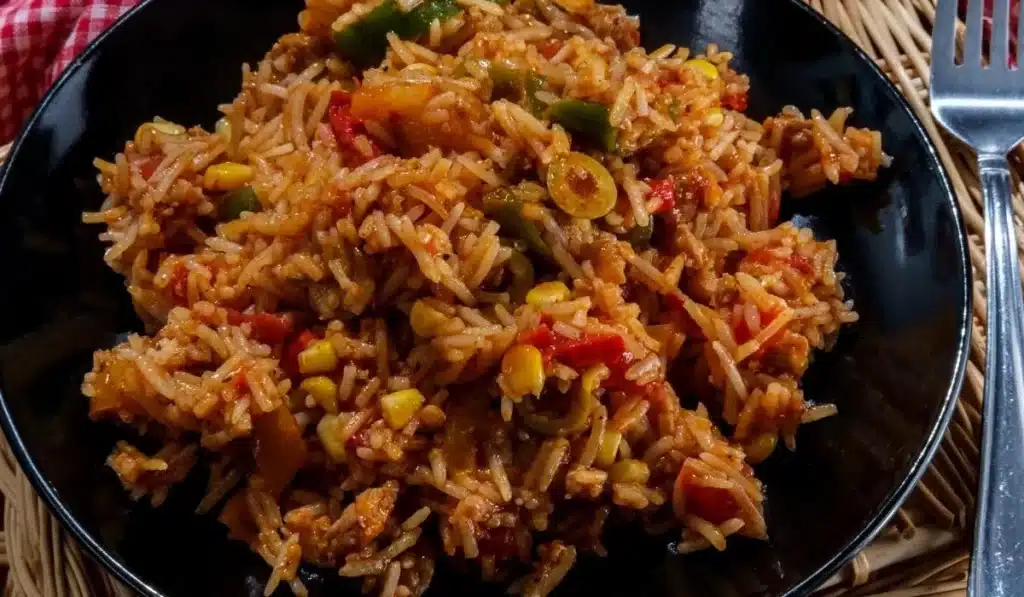 arroz com shoyo milho e pimentões