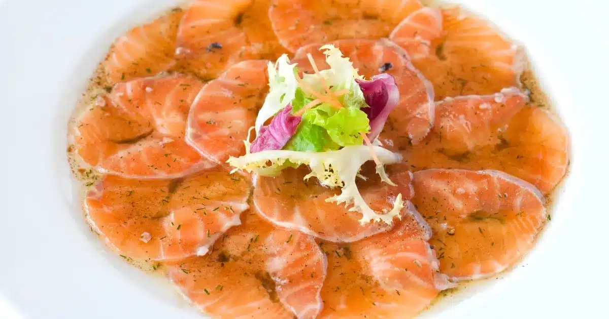 carpaccio de salmão defumado