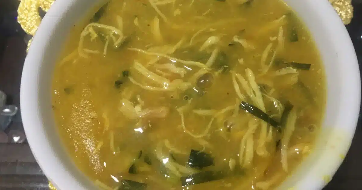 caldo cremoso com frango desfiado