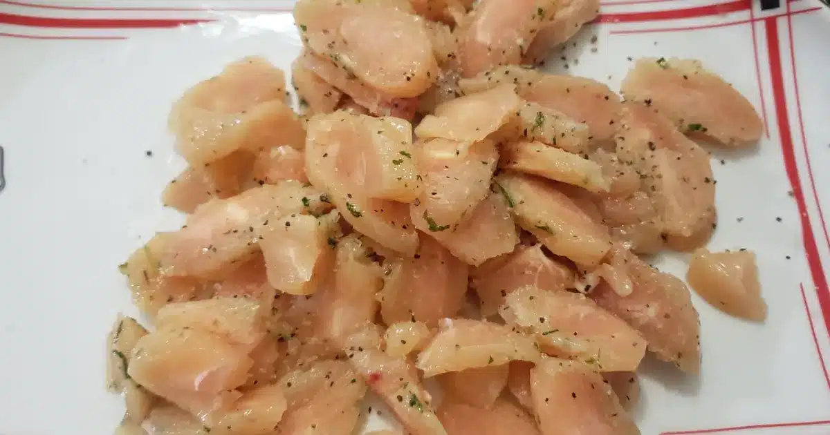 Peito de frango picado