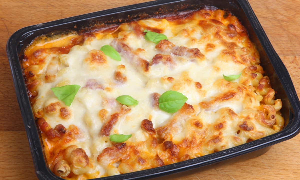 Macarrão com queijo gratinado no forno