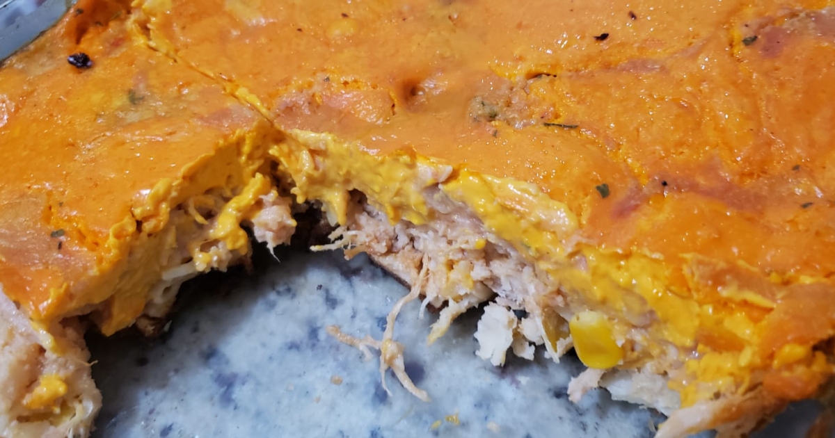 Torta de frango com cheddar