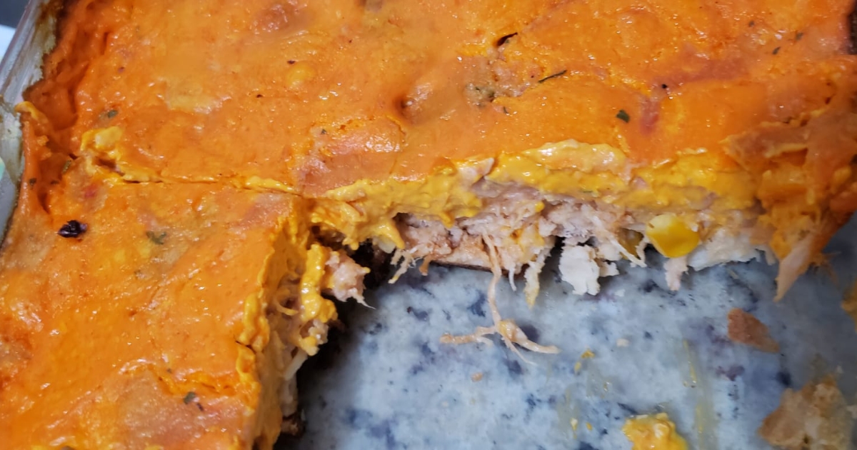 Torta Recheada com Frango e Cheddar