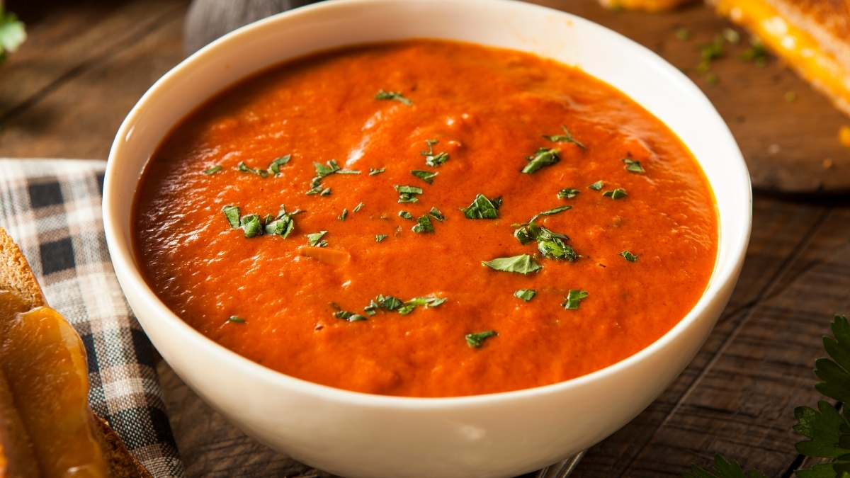 Sopa de Tomate com Queijo