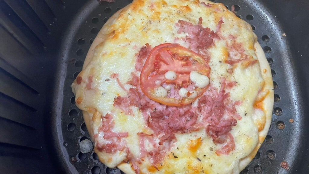 mini pizzas de presunto e queijo na airfryer