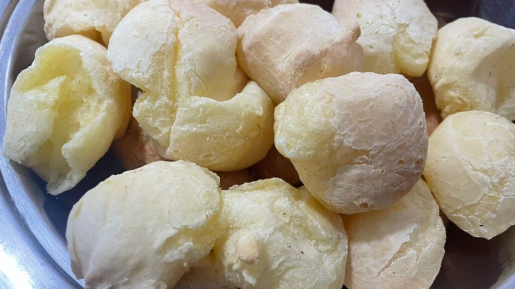 Pão de queijo caseiro mineiro