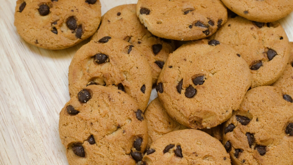 biscoitos com gotas de chocolate