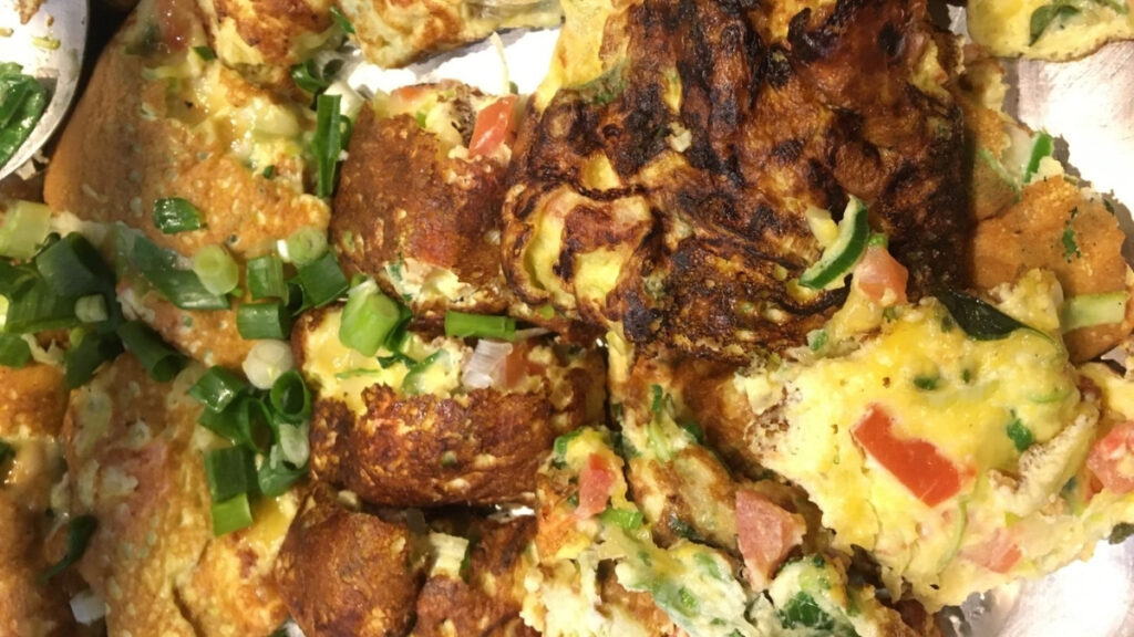 omelete com tomate cebolinha e queijo