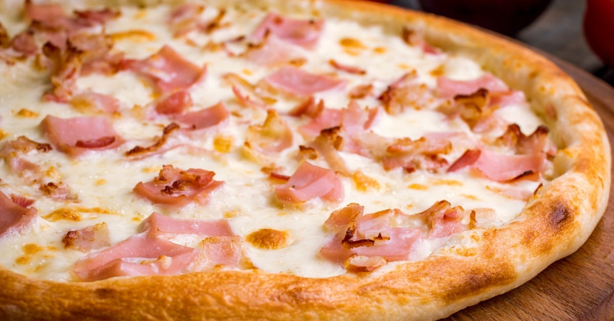 Pizza de lombo canadense